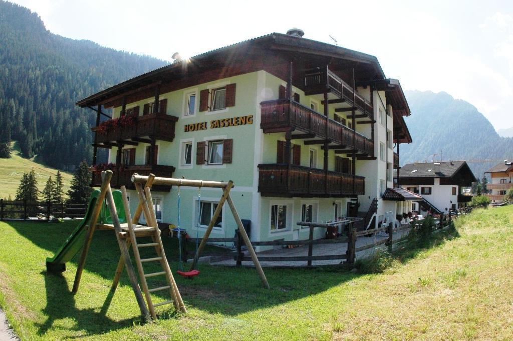 Hotel Sassleng Val Di Fassa Exterior foto